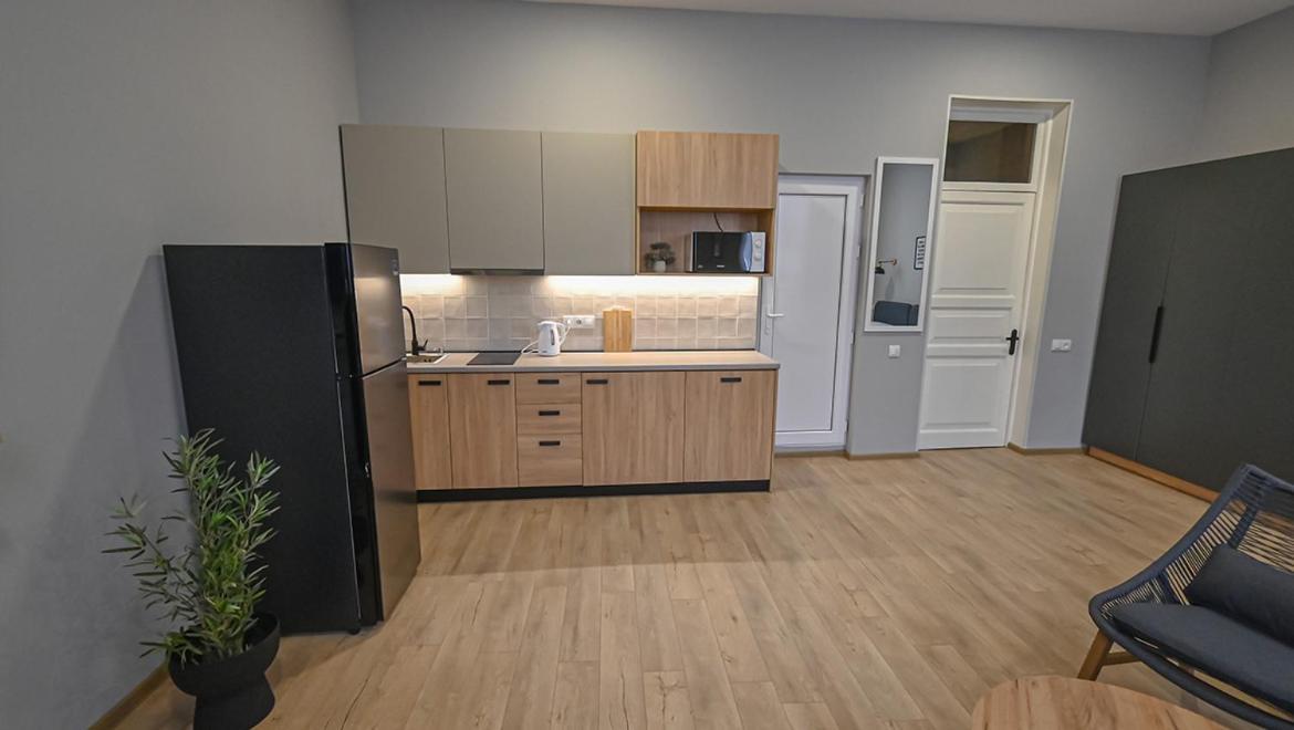 Big Studio Apt.On Liberty Square Тбілісі Екстер'єр фото