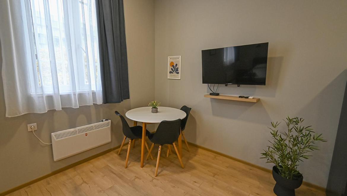 Big Studio Apt.On Liberty Square Тбілісі Екстер'єр фото